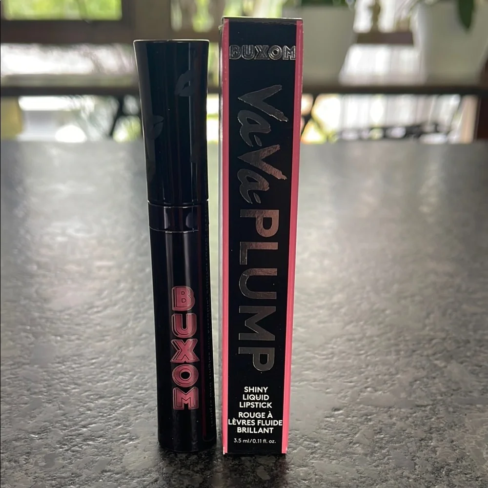 Buxom Va Va Plump Shiny Liquid Lipstick in Push up Pink plumps, shines = pretty!